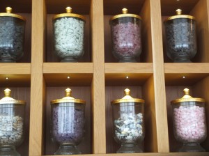 Pastiglie Leone shop candies on shelf display